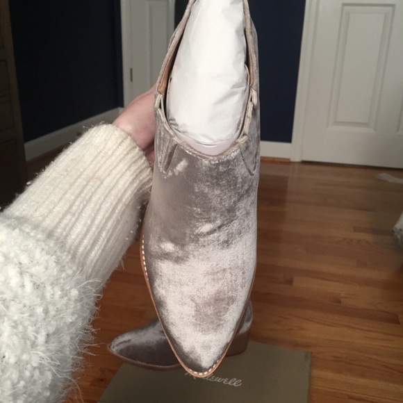 NWT Madewell The Grayson Chelsea Boot in Velvet - Picture 5 of 8